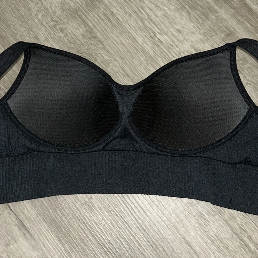 🩷FIRM PRICE🩷Victorias Secret Black Flow On Point Seamless Triangle Bra